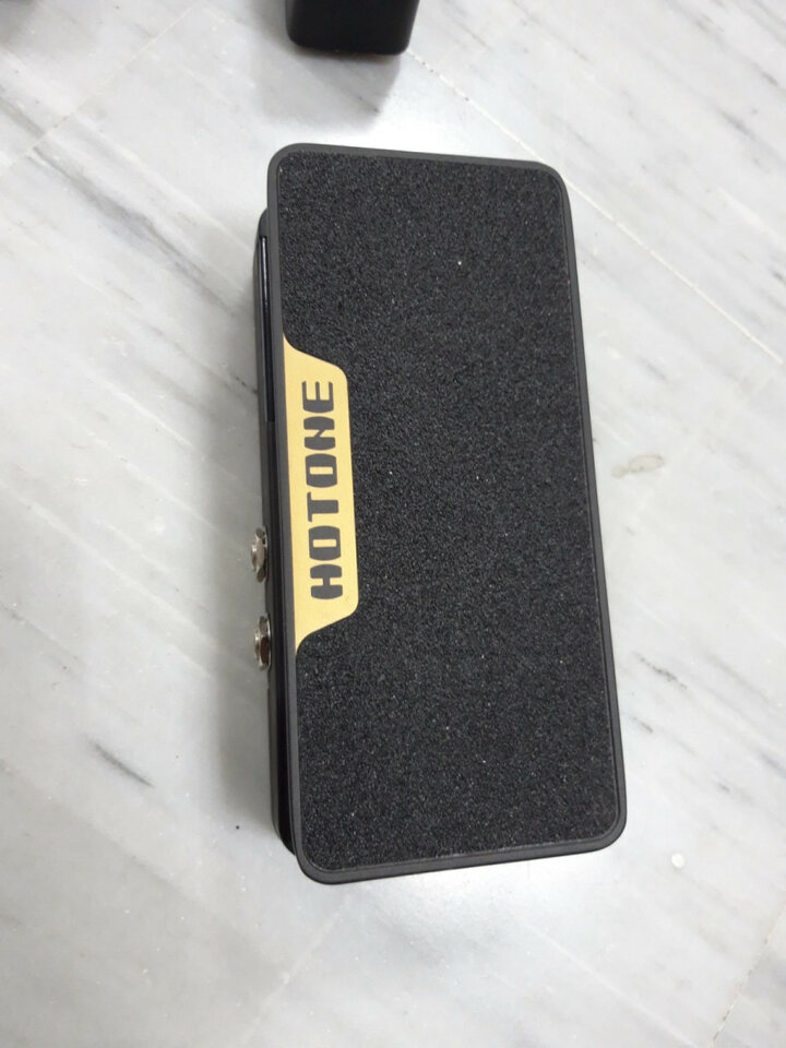 Pedales, conmutadores... FENDER, EH, ENGL, LEHLE, MORLEY...