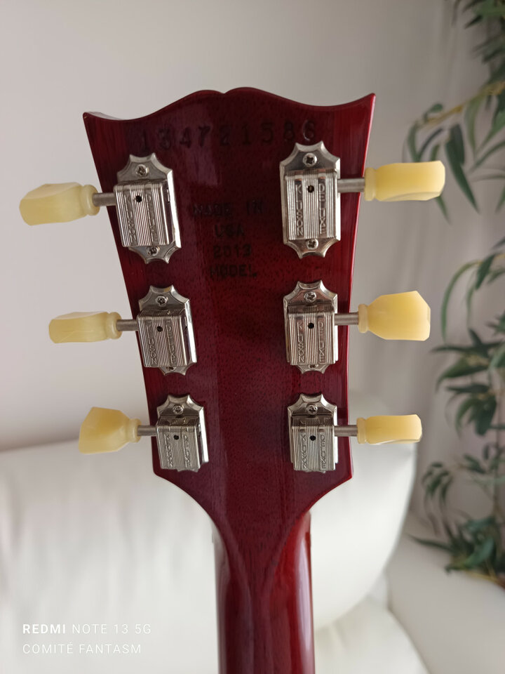 Gibson SG Original maestro vibrola dark cherry, espectacular