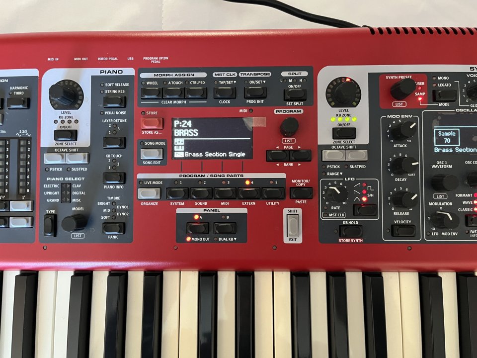 Clavia Nord Stage Hammer Action 3 76 teclas