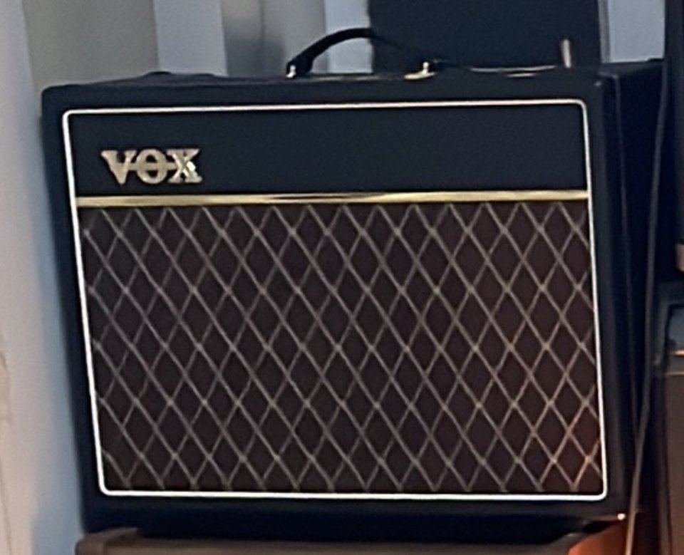 Vendo Vox AC15 comprado hace menos de un año