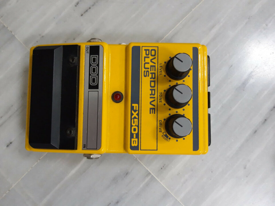 Pedales, conmutadores... FENDER, EH, ENGL, LEHLE, MORLEY...