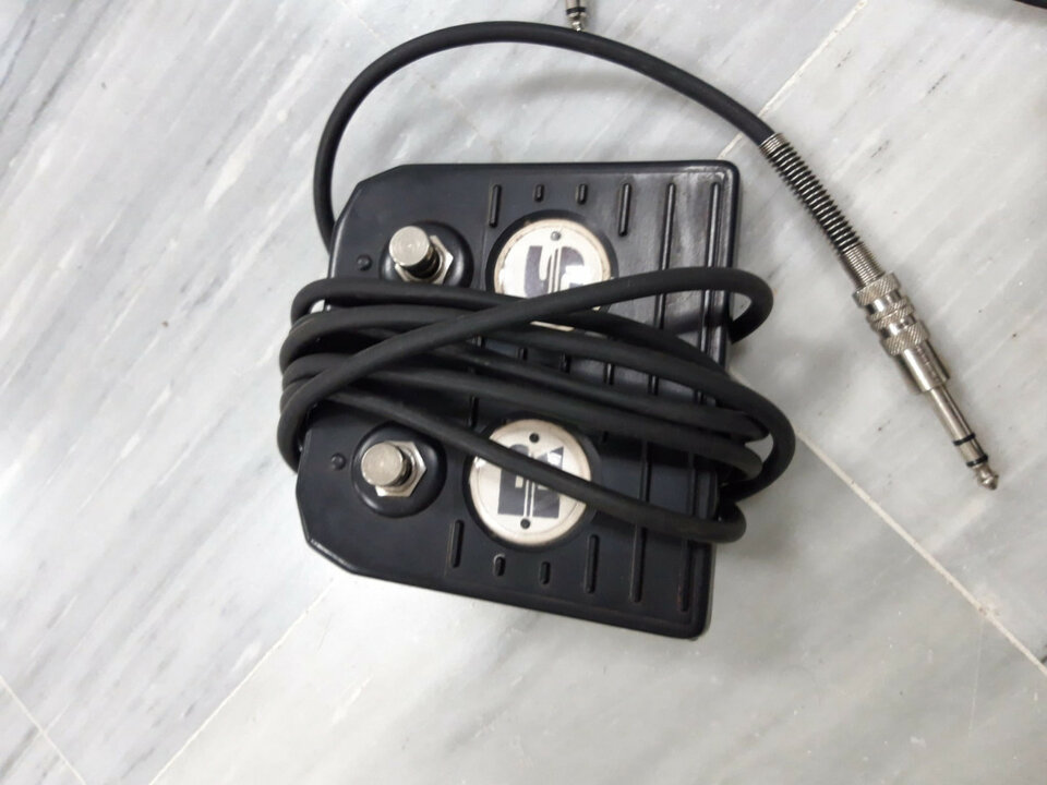 Pedales, conmutadores... FENDER, EH, ENGL, LEHLE, MORLEY...