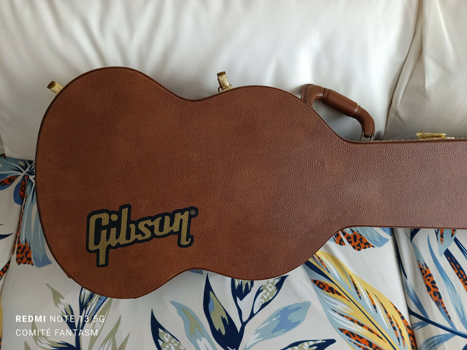 Gibson SG Original maestro vibrola dark cherry, espectacular