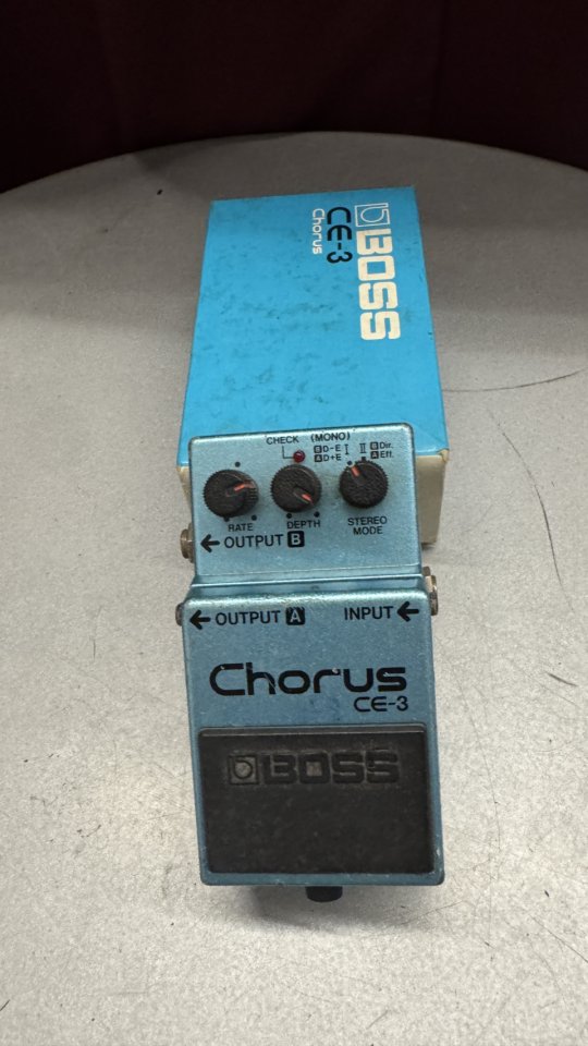 Boss CE-3 Chorus Vintage Made in Japan (1983) – Caja y manual