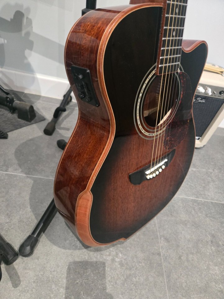 Harley Benton CLC-650SM de segunda mano · Foto 2 de 2 · Málaga · 250 €