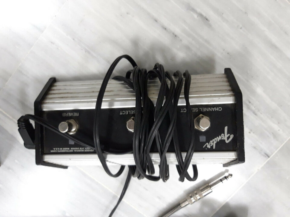 Pedales, conmutadores... FENDER, EH, ENGL, LEHLE, MORLEY...