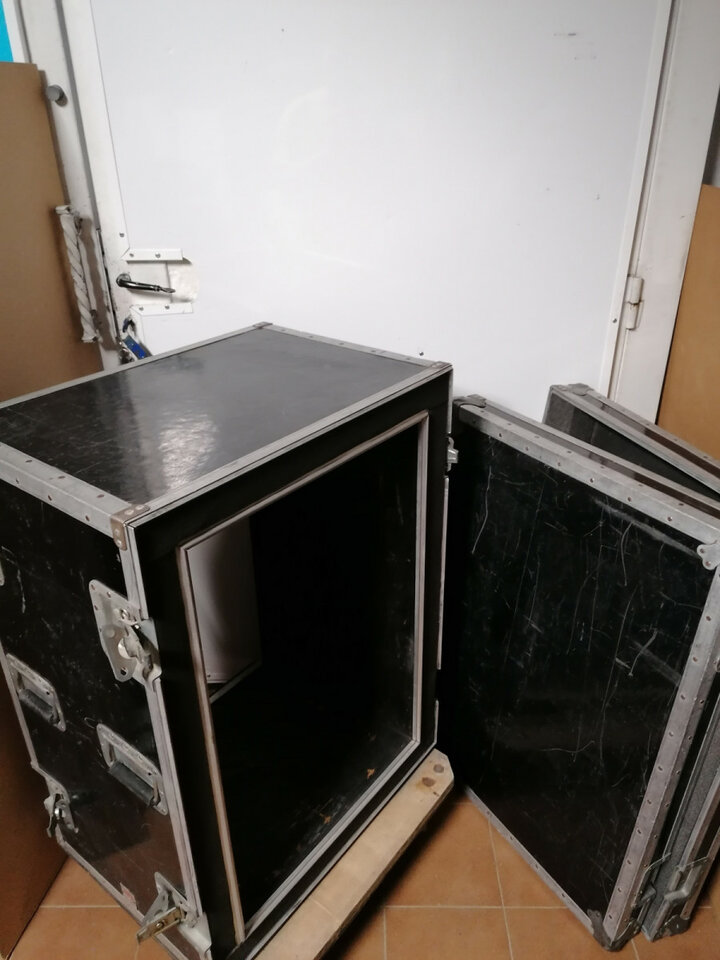 Rack de 17U acolchado con ruedas y asas