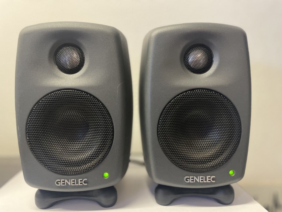 Genelec 6010A Monitores de Estudio Activos – Como nuevos, Excelente Estado