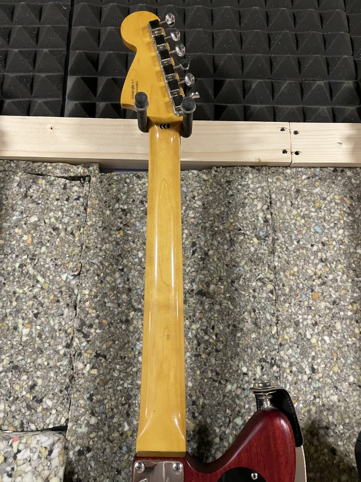 Fender Jaguar muy tuneada de segunda mano · Foto 5 de 8 · Cantabria · 450 €