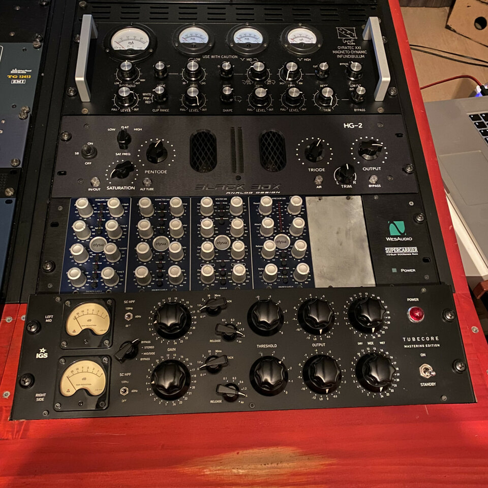 Cadena analógica serie 500 Elysia + chasis Wes Audio Supercarrier