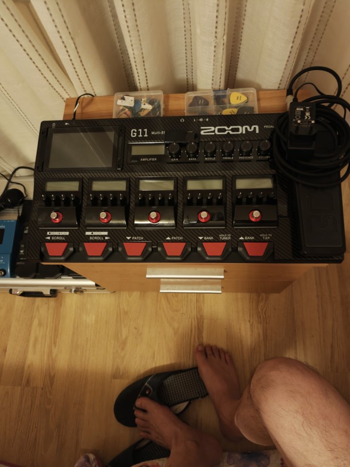 Pedalera multiefecto zoom g11 de segunda mano · Foto 2 de 3 · Asturias · 300 €