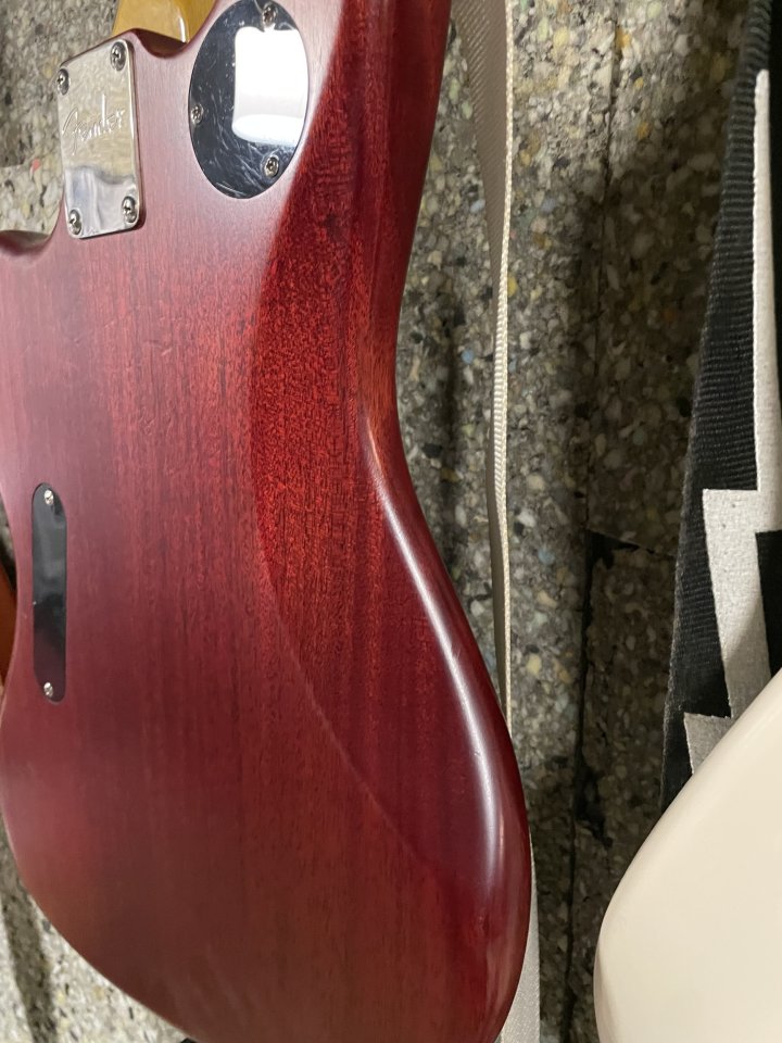 Fender Jaguar muy tuneada de segunda mano · Foto 7 de 8 · Cantabria · 450 €