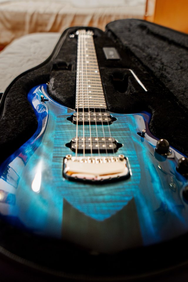 Majesty Signature John Petrucci Blue Honu Music man