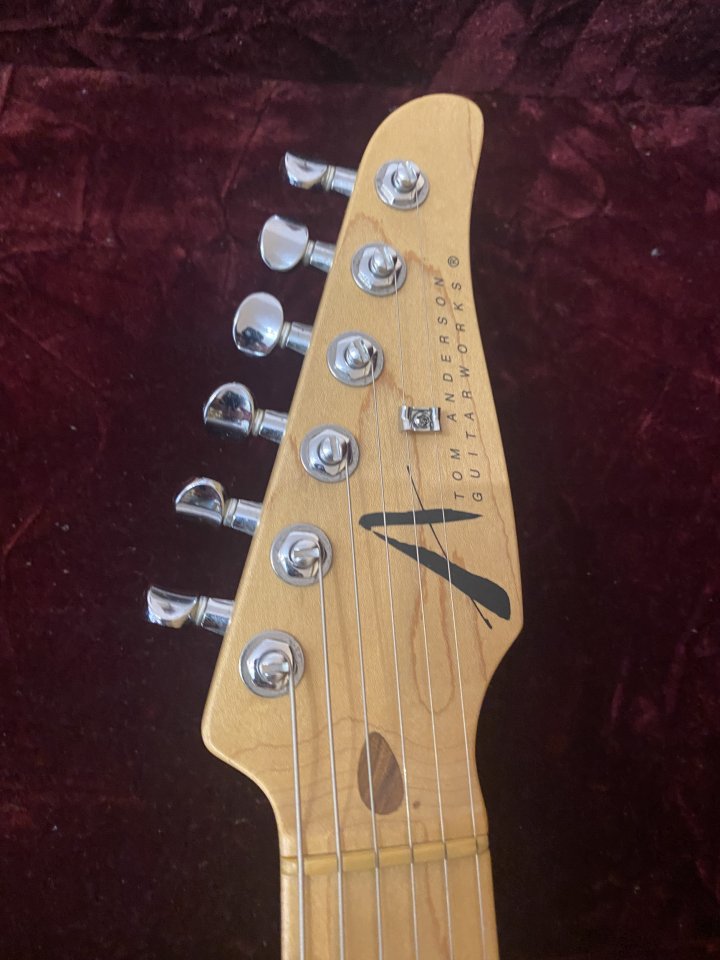 Guitarra Tom Anderson Hollow drop top classic de segunda mano · Foto 3 de 7 · Illes Balears · 3900 €