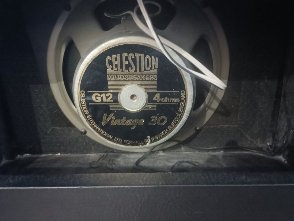 Celestion v30 4 ohmios RARE!!! UK 90'S de segunda mano · Foto 1 de 2 · Zaragoza · 100 €
