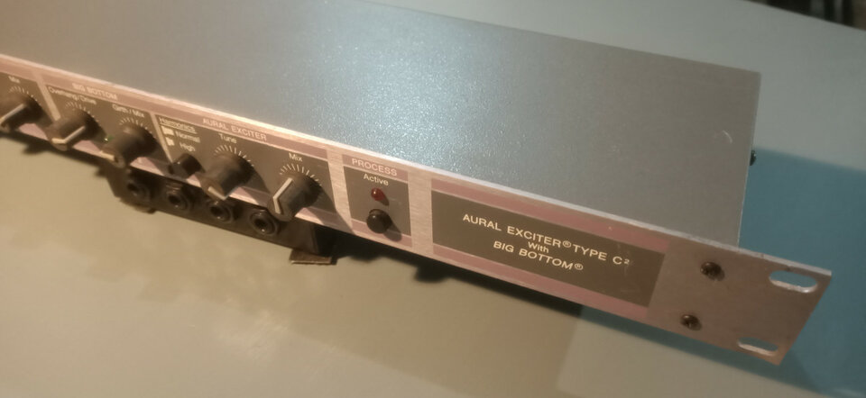 Aphex 104 Aural Exciter Type C2 with Big Bottom de segunda mano · Foto 2 de 5 · Pontevedra · 280 €