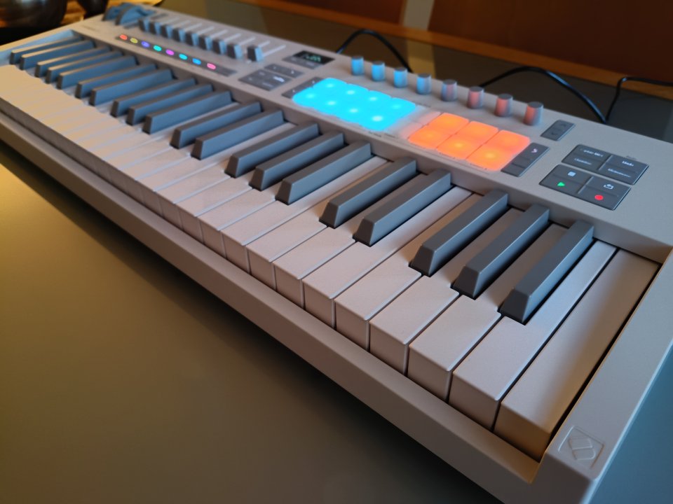 Novation Launchkey 49 mk4 de segunda mano · Foto 3 de 5 · Zamora · 160 €