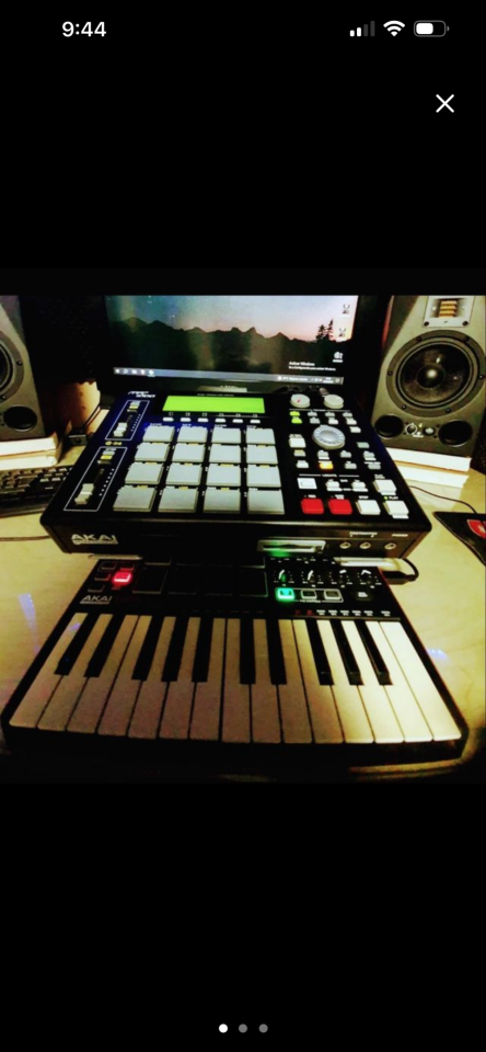 Monitores de estudio Adam Ax7