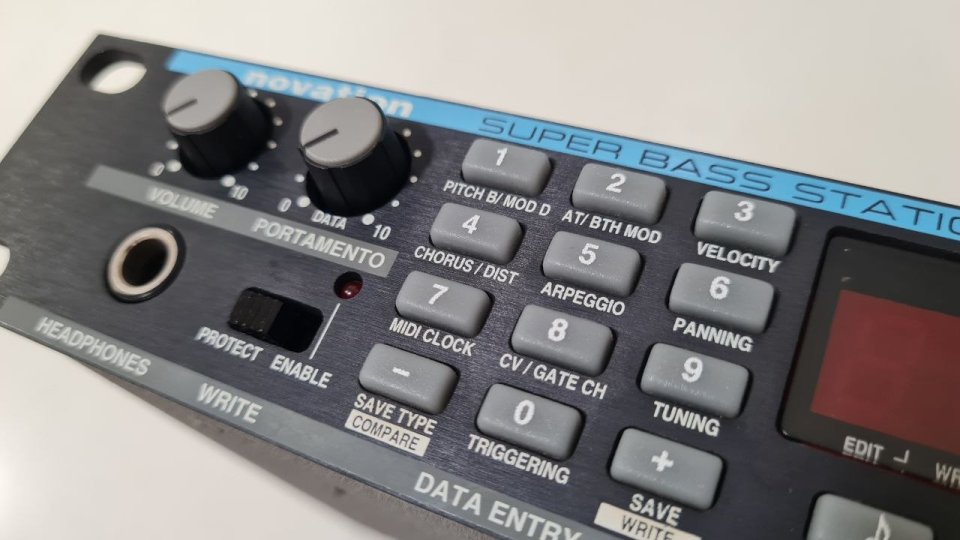 NOVATION Super Bass Station