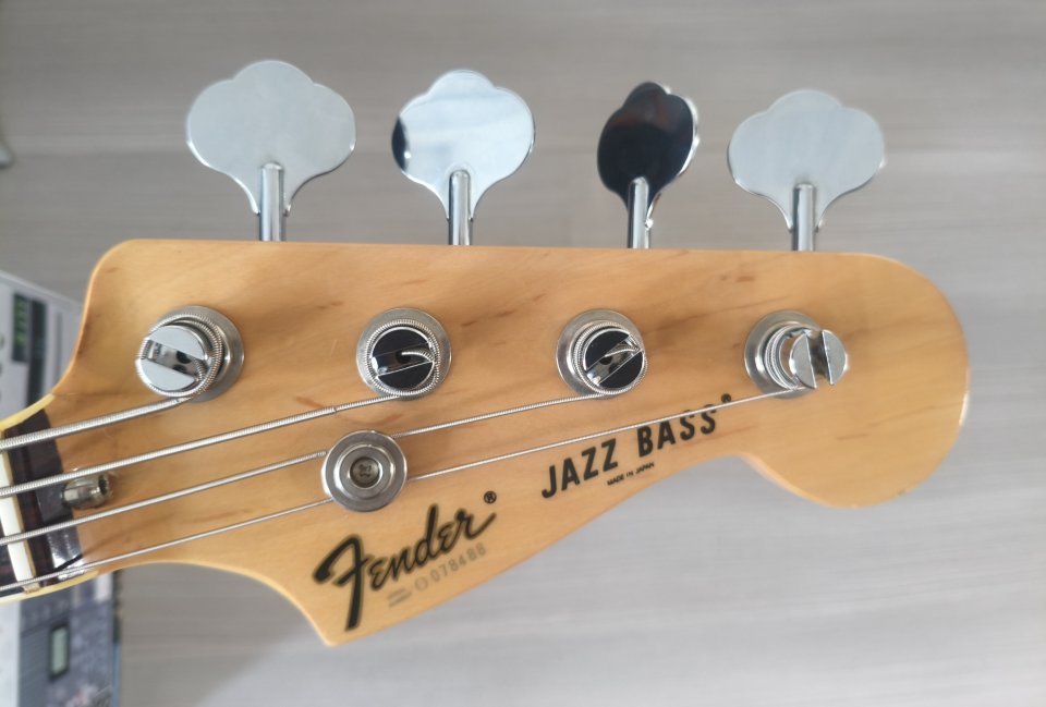 Fender Jazz bass JB75-90US (3-tone sunburst, CIJ, 1997) de segunda mano · Foto 2 de 10 · Madrid · 1070 €