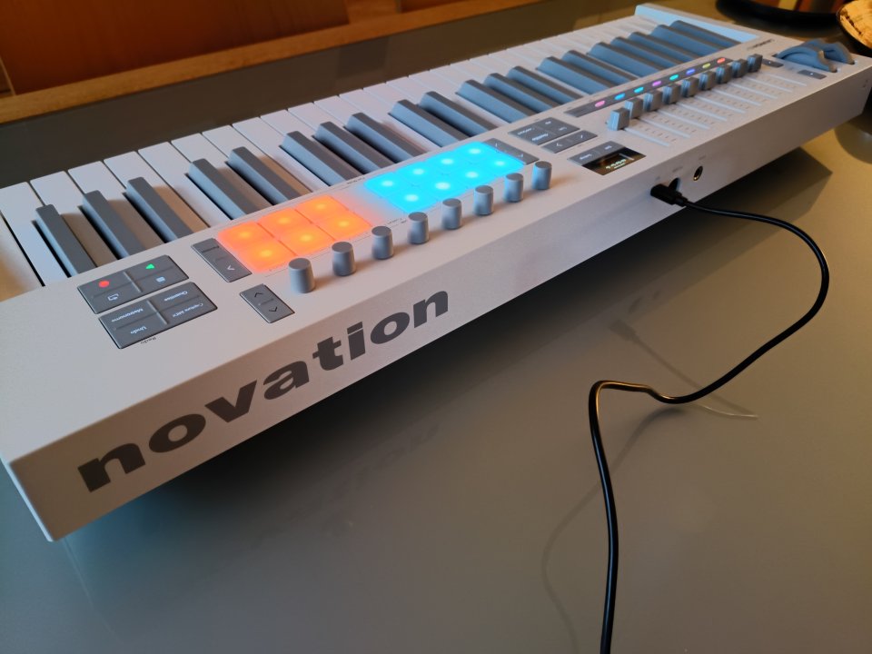 Novation Launchkey 49 mk4 de segunda mano · Foto 4 de 5 · Zamora · 160 €