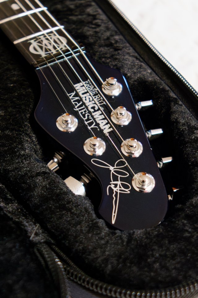 Majesty Signature John Petrucci Blue Honu Music man