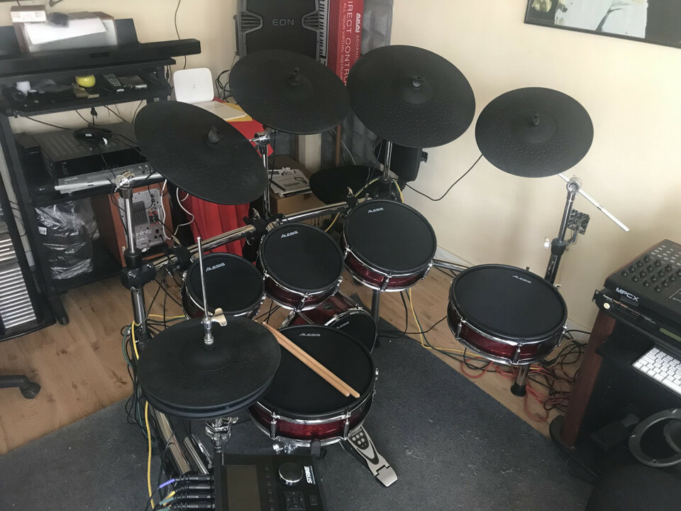 Alesis Strike Pro Kit  Batería electronic