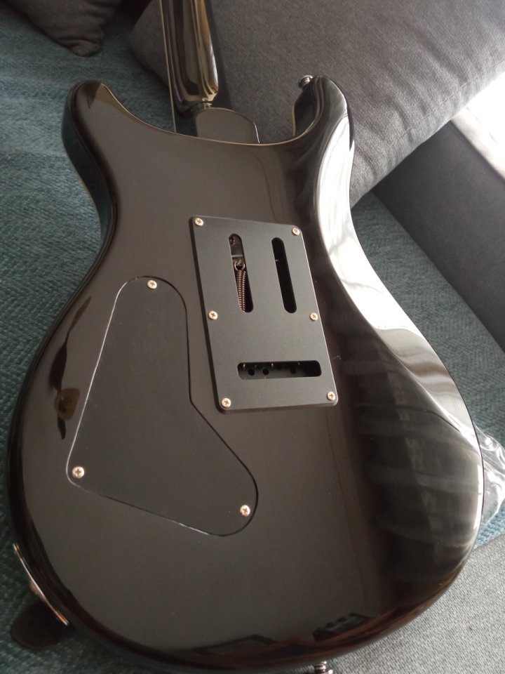 Harley Benton CST-24T Black Flame Deluxe Series de segunda mano · Foto 4 de 10 · Pontevedra · 160 €