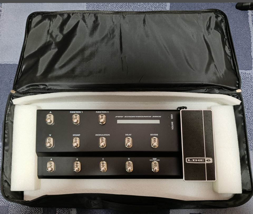 Line 6 Spider IV 75 w + Pedalera FBV Shortboard MkII