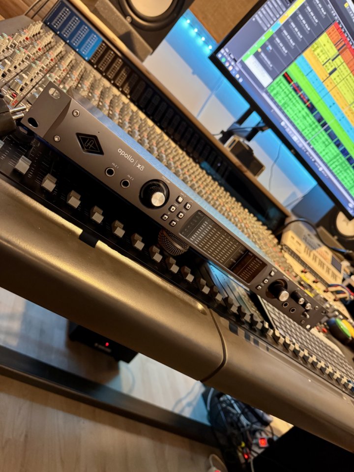 Universal Audio Apollo x8 + Extras de segunda mano · Foto 2 de 8 · Murcia · 1700 €