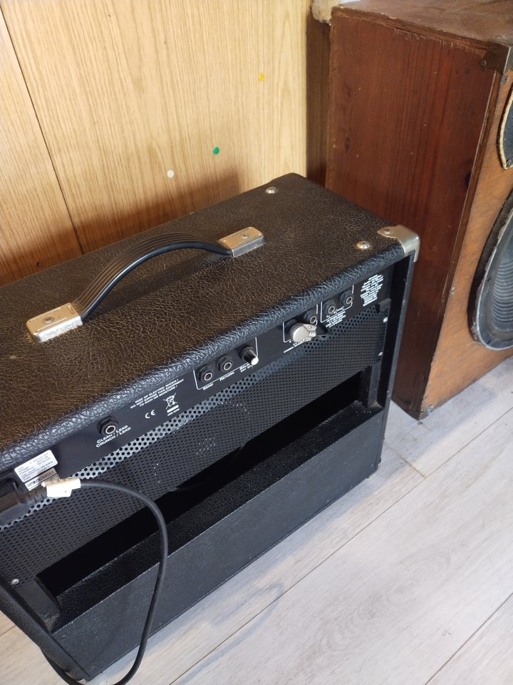 Amplificador ENGL Thunder 50 de segunda mano · Foto 2 de 5 · Valencia · 379 €