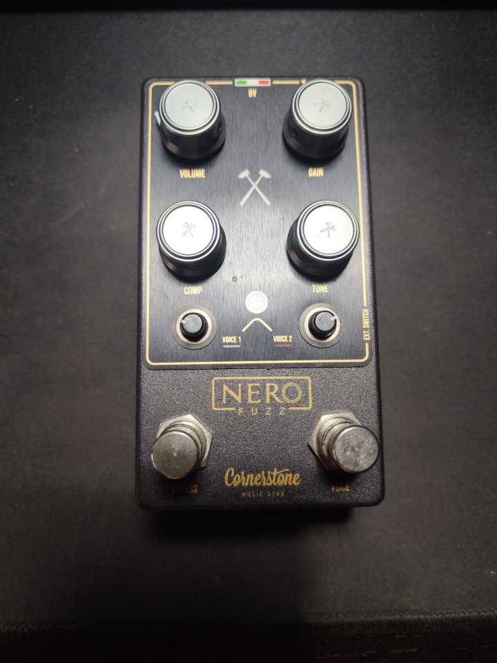 Pedal Cornerstone Nero Fuzz de segunda mano · Foto 1 de 6 · Málaga · 200 €