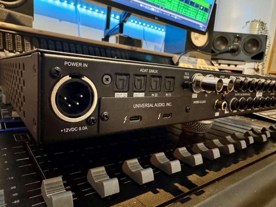 Universal Audio Apollo x8 + Extras de segunda mano · Foto 5 de 8 · Murcia · 1700 €