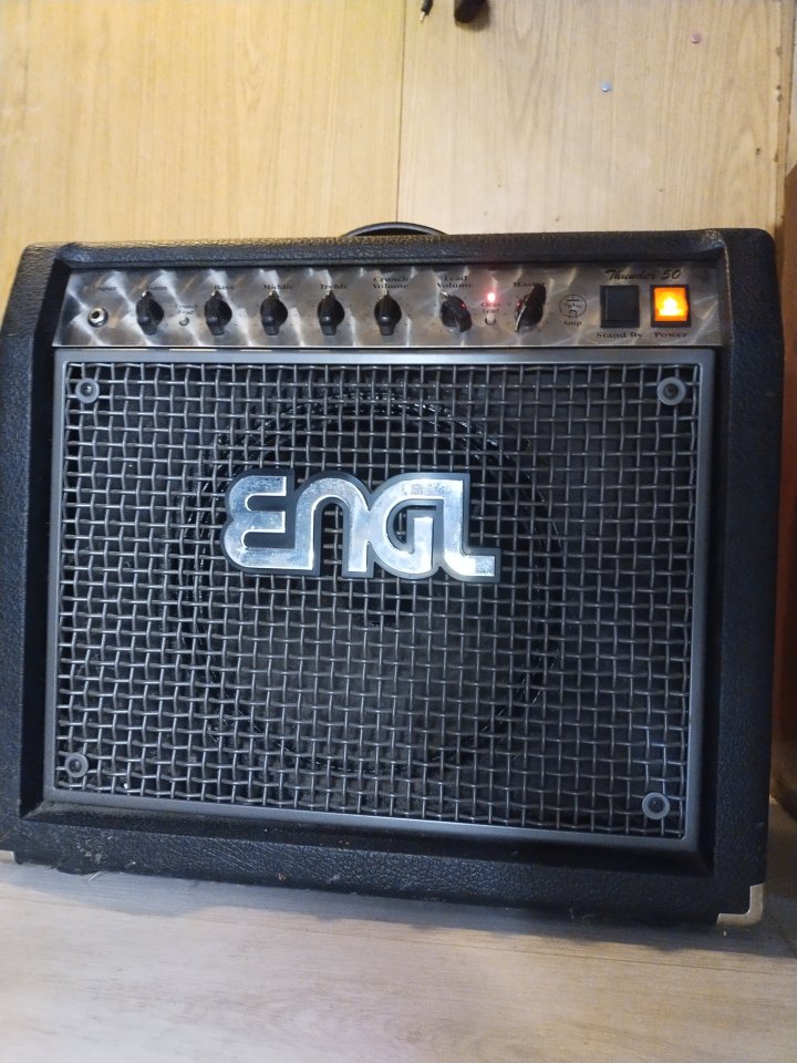 Amplificador ENGL Thunder 50 de segunda mano · Foto 3 de 5 · Valencia · 379 €
