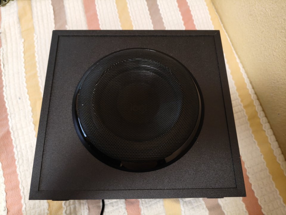 Altavoces PC "Logitech Z623" 200W RMS de segunda mano · Foto 3 de 9 · Madrid · 75 €