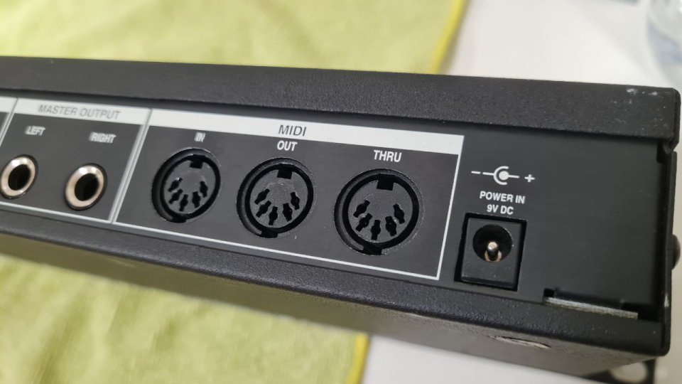 NOVATION Super Bass Station + M-AUDIO Firewire Audiophile (4-in, 6-out, MIDI) de regalo