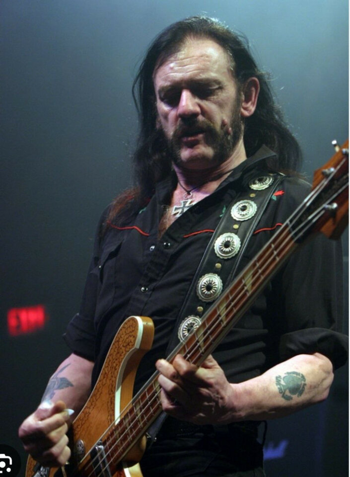 Se busca Bajista para banda de covers rock/metal 70/80's