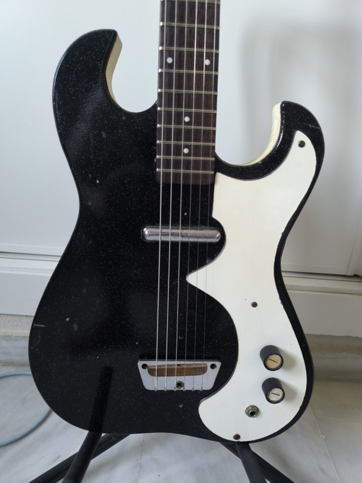 Silvertone 1448 con amp in case de segunda mano · Foto 2 de 9 · Sevilla · 1050 €