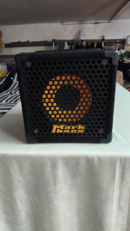 Markbass micromark 801 de segunda mano · Foto 1 de 4 · Madrid · 220 €