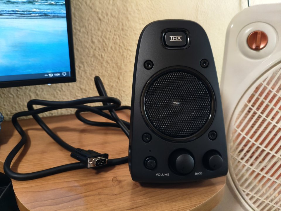 Altavoces PC "Logitech Z623" 200W RMS de segunda mano · Foto 7 de 9 · Madrid · 75 €