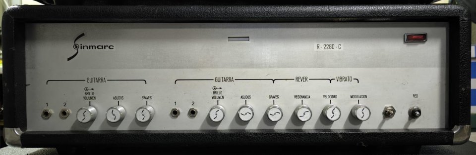 Cabezal amplificador Sinmarc R2280-C para guitarra.