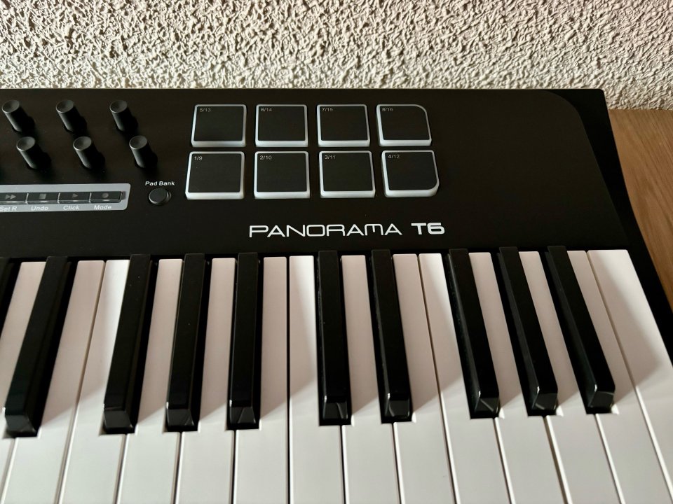 Teclado controlador Nektar Panorama T6