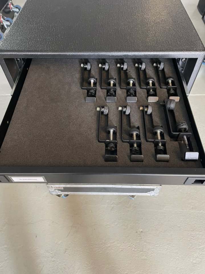 Sistema Aviom de mezclas personales