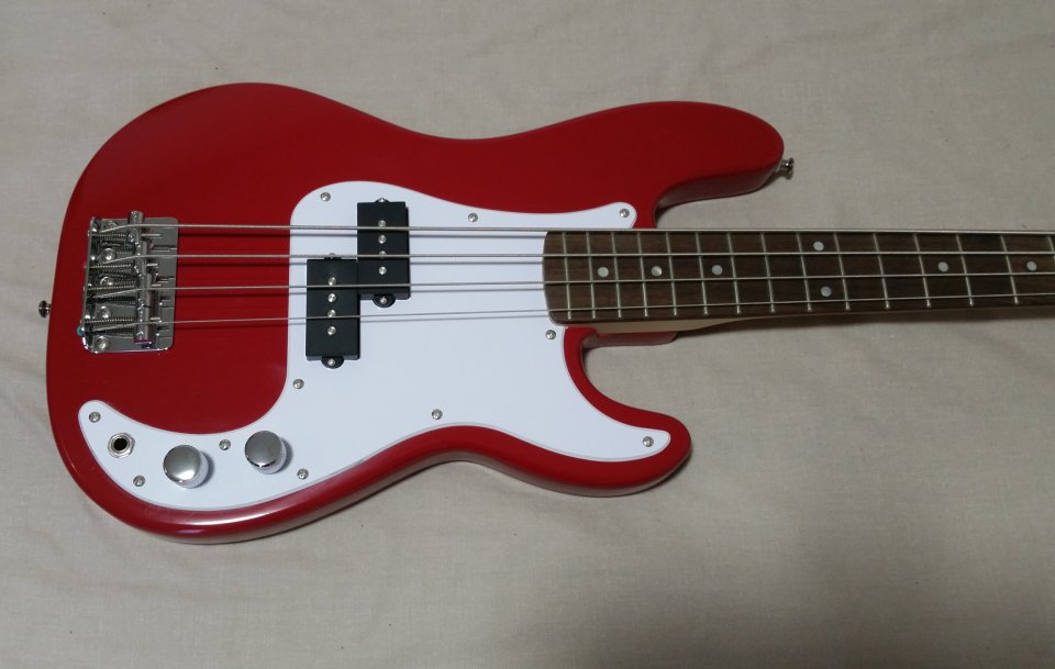 Bajo Squier Mini Precision, envío incluido de segunda mano · Foto 2 de 4 · Badajoz · 130 €
