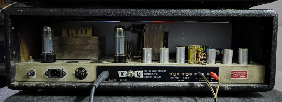 Cabezal amplificador Sinmarc R2280-C para guitarra.