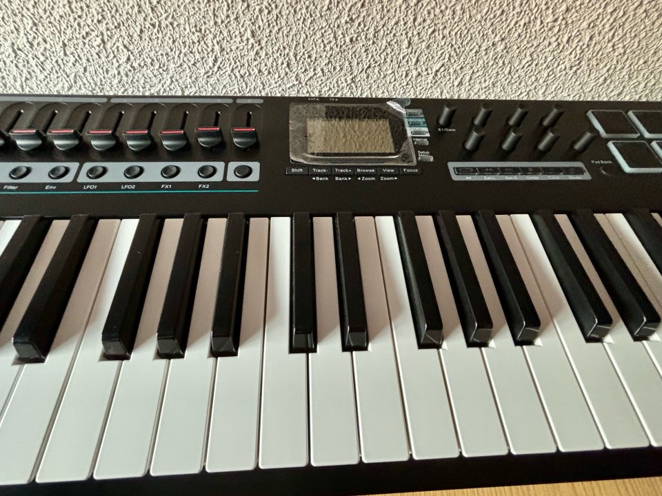 Teclado controlador Nektar Panorama T6