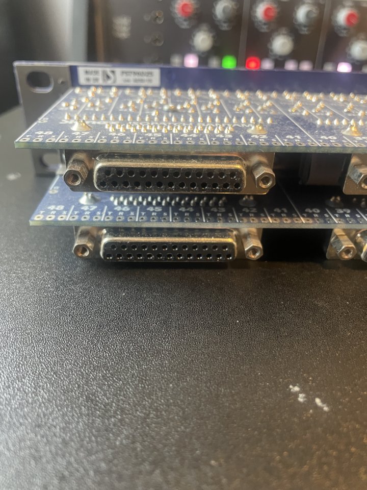 IsoPachtBay Signex Sub-d25 + 18 Cables Bantam + 4 Mangueras multipar analógicas Sub-d25