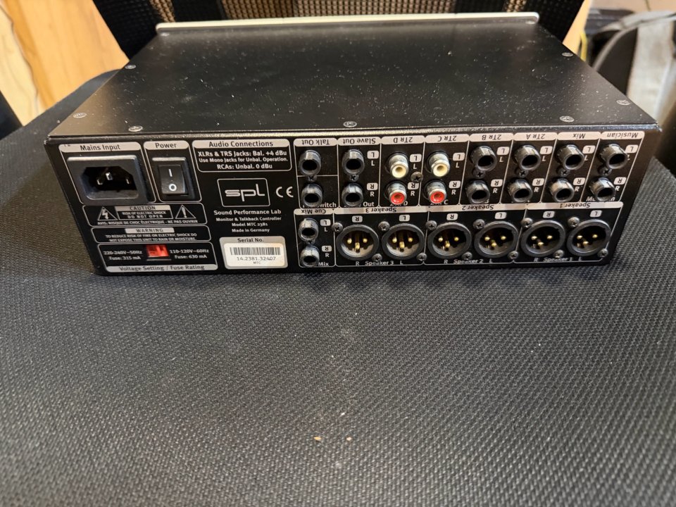MTC 2381 - Controlador de Monitores de Estudio y Talkback de segunda mano · Foto 1 de 3 · Badajoz · 350 €