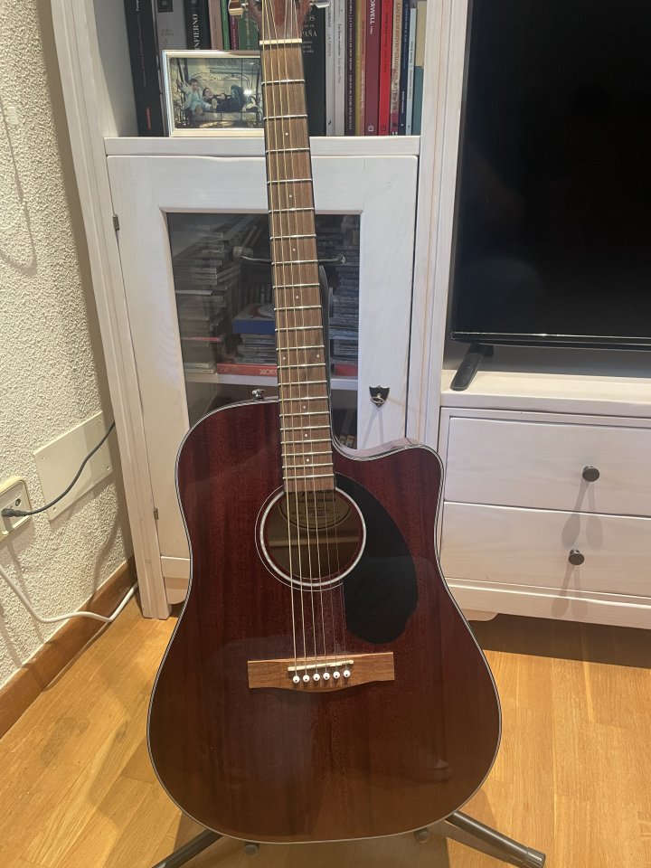 Fender cd-60sce all mahogany de segunda mano · Foto 1 de 5 · Palencia · 180 €