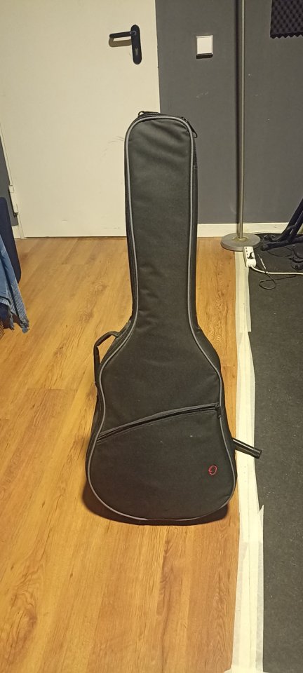 Gretsch G9241 Alligator Biscuit Roundneck Resonator Electro Acoustic con biscuit Fishman (mejorado) funda acolchada.